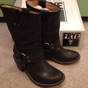 FRYE Carmen Harness Boots - Short
